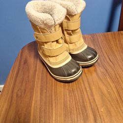 Like New Sorel Snowboots  Toddler Size 10