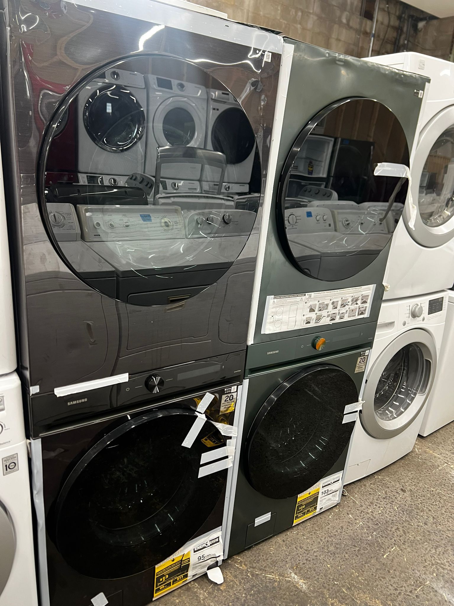 Samsung WashTower Single Unit Front Load Scratch/Dent