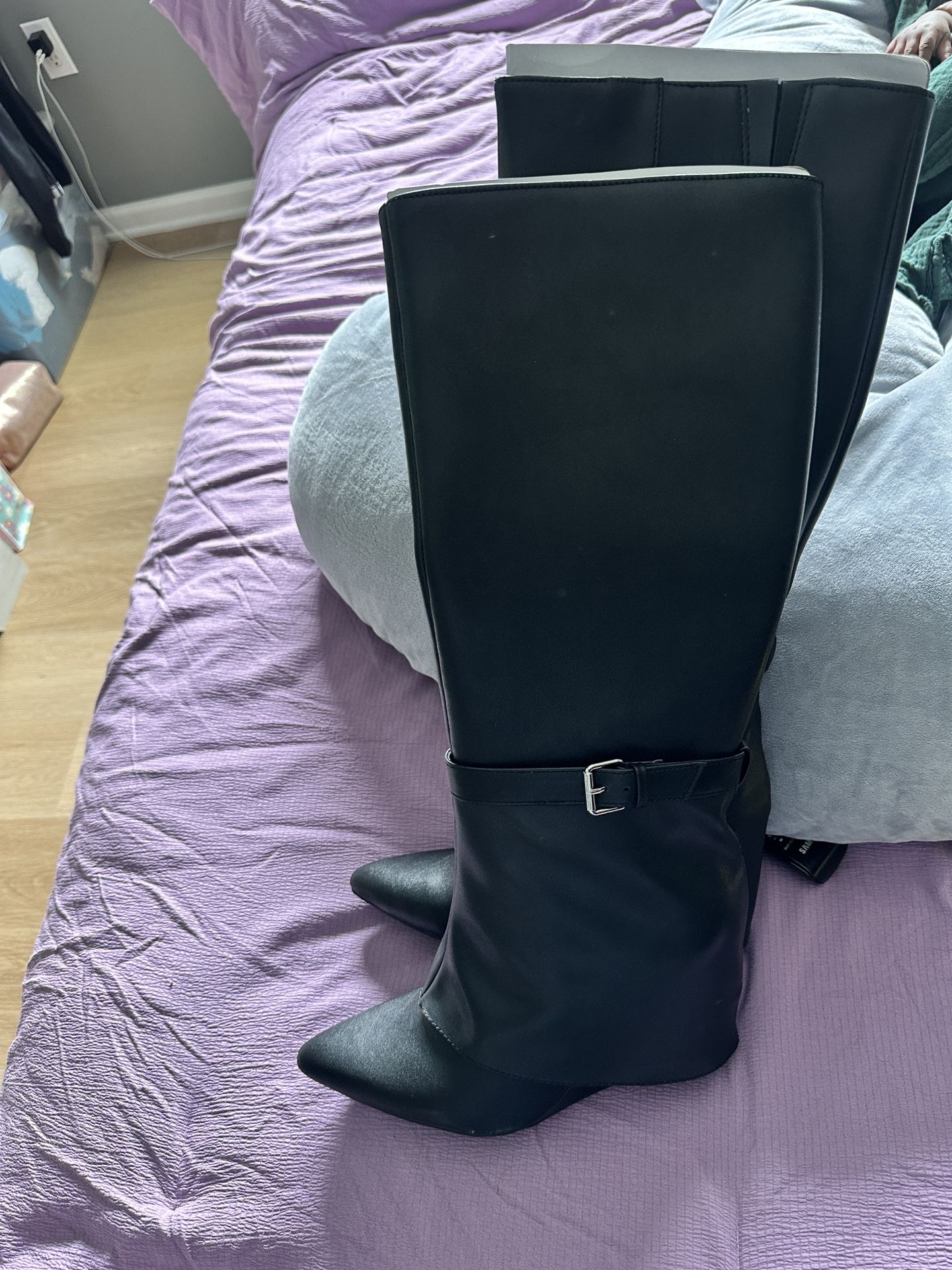 Women Shark Boots