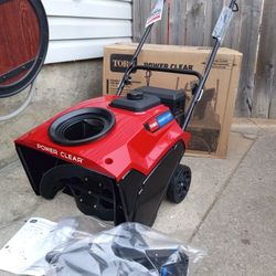 Brand-New Toro Power Clear 721E Gas Electric Start 21" Inch Snowblower 