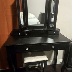 Makeup Vanity Table with Stool