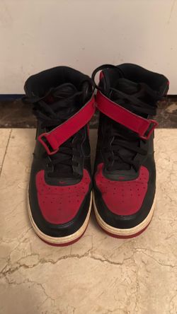 Nike Air Force 1 Mid Bred Size 13