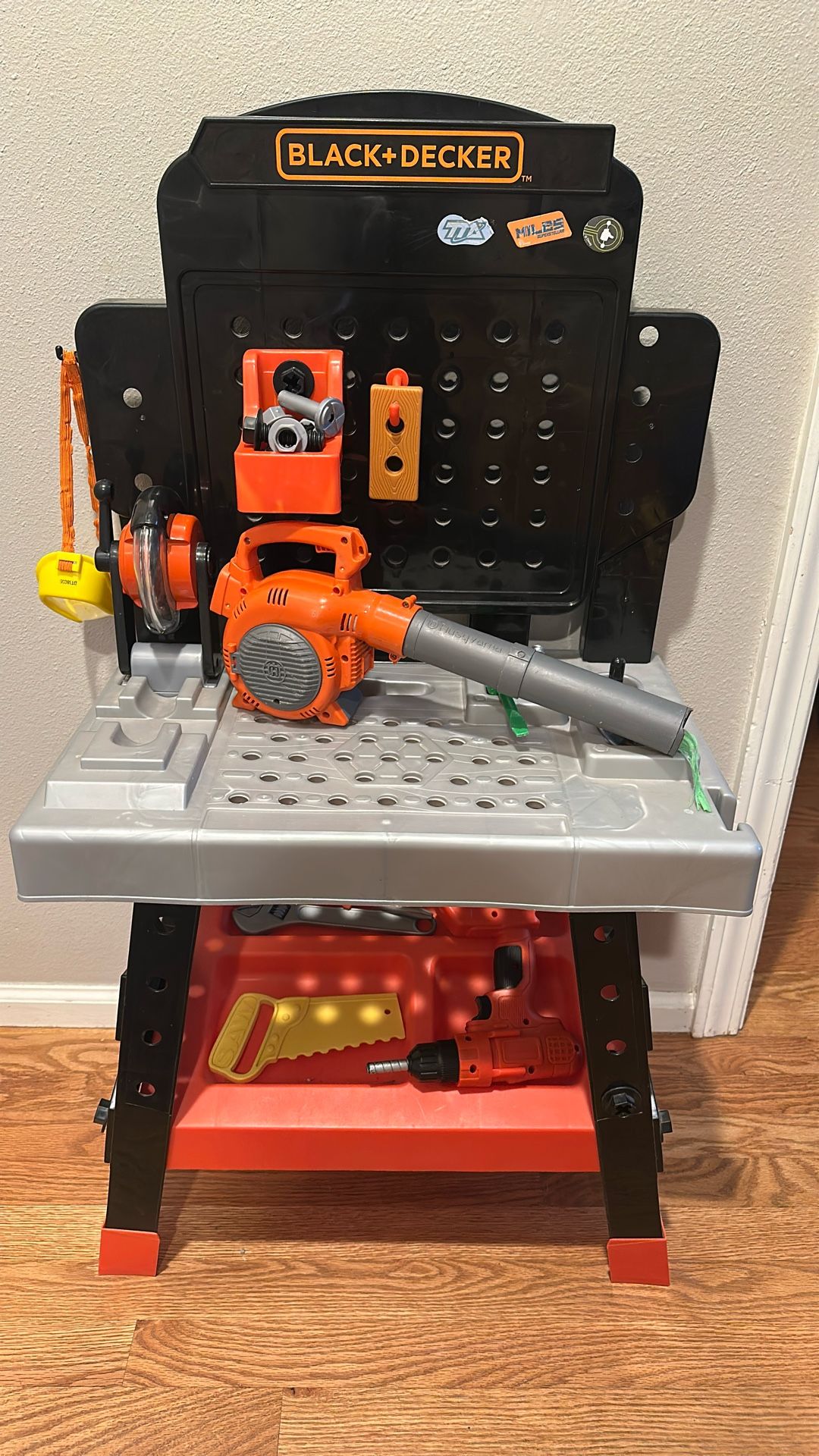 Kid’s Toy Work Bench And Accessories 
