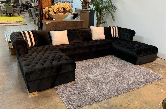 Black Velvet Double Secttionall/Delivery Available/DISCOUNT👈/Home Decor/FinancingHousehold Home Improvement