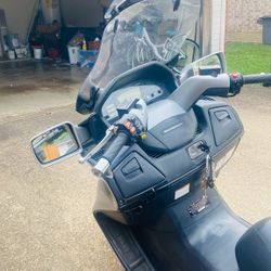 SUZUKI BURGMAN 650CC 2005