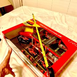 COLLECTIBLES FERRARI RACING SETS 🏎️💨🔥(BRAND NEW🔥)(GREAT SHAPE & CONDITION:10/10)
