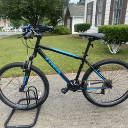 26” Trek 820 MTB Bike