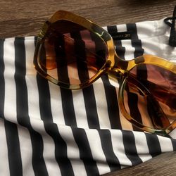 VonZipper Woman’s Sunglasses 