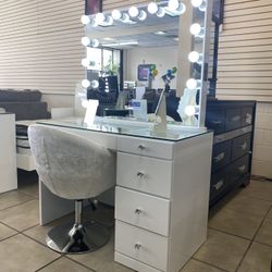 Hollywood Vanity Table With Mirror Led
