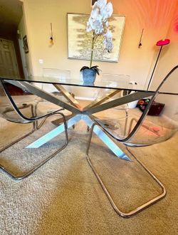Clear Chairs & table!