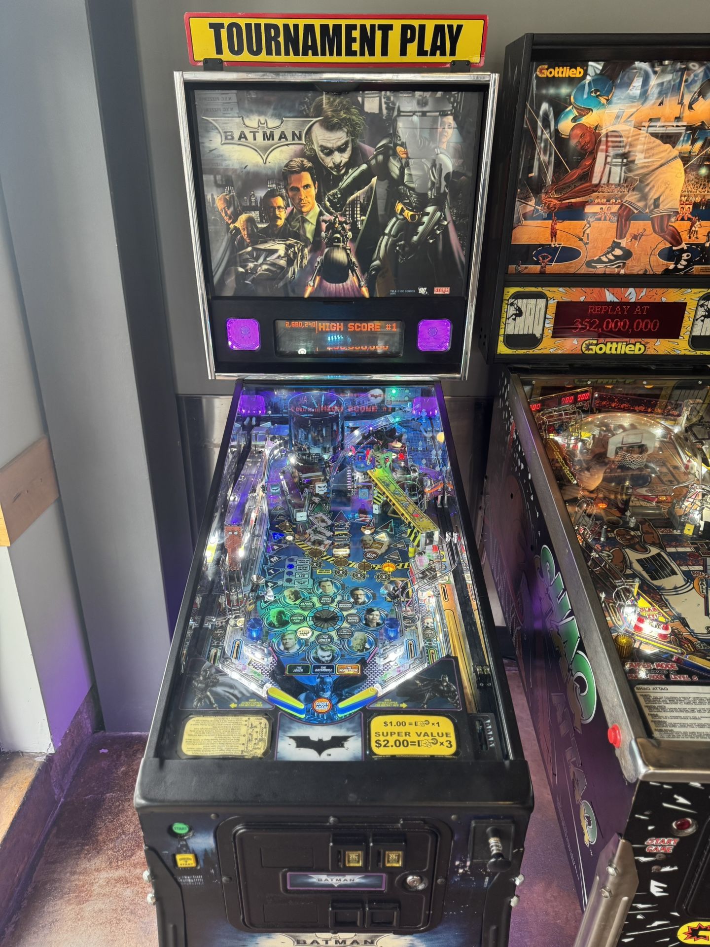 Pinball Machines Stern Black Knight And Shaq Attack WITH LOCATION IN BUSY PIZZA SHOP (Portland Oregon)