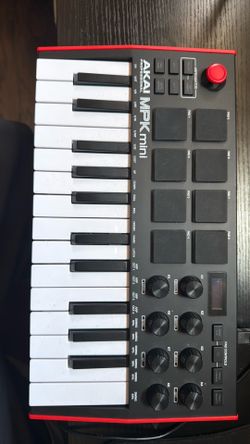 AKAI MPK MINI MIDI keyboard barely used