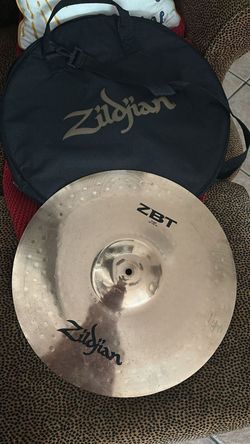 18 zildjian crash cymbal with Case