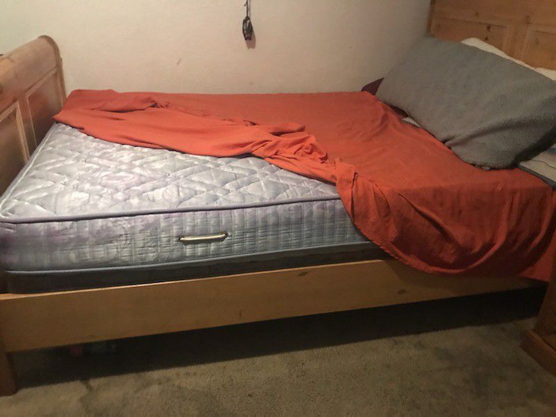 Free bed!! (Queen size)