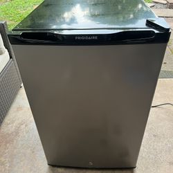 Frigidaire Mini Refrigerator Freezer