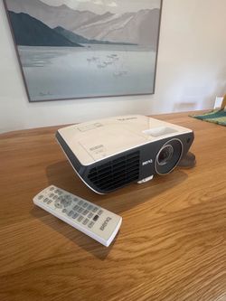 BenQ W710ST Short Throw Projector — 720p HD, Works Great