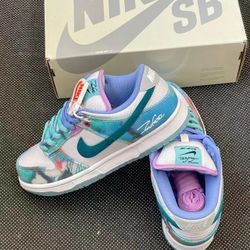 Futura Laboratories x Nike Dunk SB Low Top Cricket Shoes Men's White Blue 