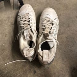 Foot Ball Cleats 9 Men’s 