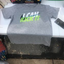 Brand new with tags BOYS NIKE SHIRT 6 M