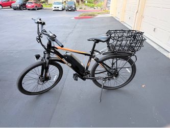 E-bike with lock, basket and helmet, pick up immediately