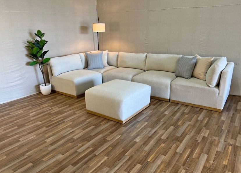 White Costco Henredon Murphy 6-Piece Modular Sectional w/ Ottoman - Free Delivery