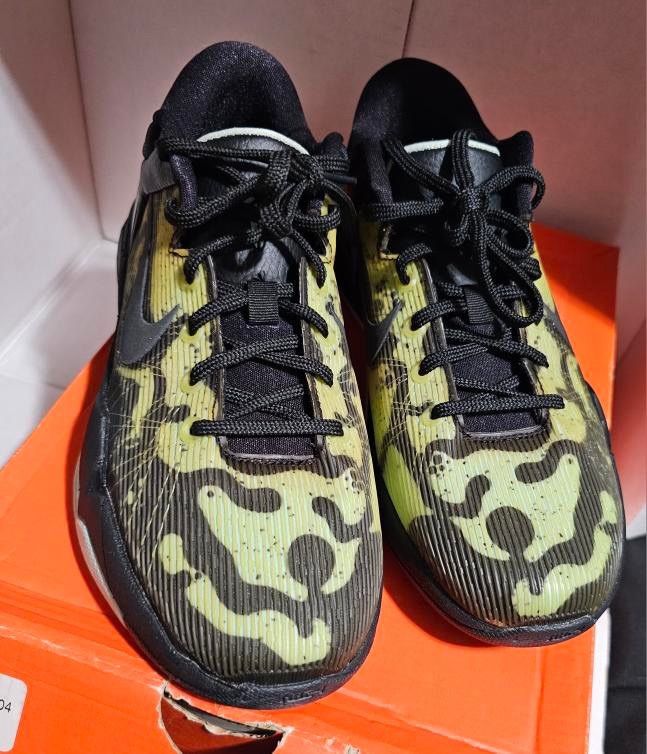 2012 Kobe Poison Dart Frog Mint