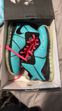 LeBron 8 south beach size 10.5 used