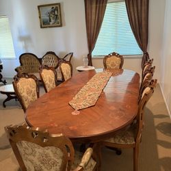 Elegant, Formal Dining Table With Eight Upholstered Chairs – Excellent Condition