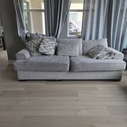 98” Deep Seat Sofa – $100 FIRM – Solid & Comfortable