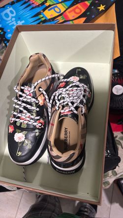 Burberry Floral Check Sneakers size 33 little girls