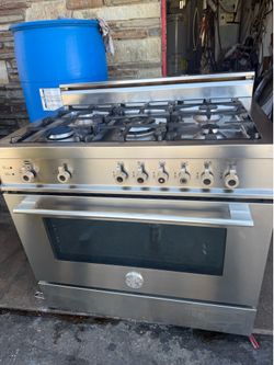 36” Bertazzoni slide in gas range stainless steel excellent condition