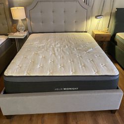 Helix Midnight luxe Queen Size Open Display Model