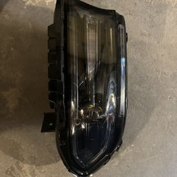 2017 Dodge Charger Headlights & Bulbs 