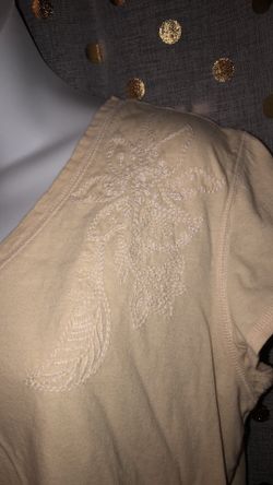 Size XL cream TNT shirt that’s wrinkled but in great condition