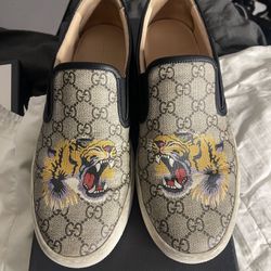 Gucci GG Supreme Tiger Slip On Shoes