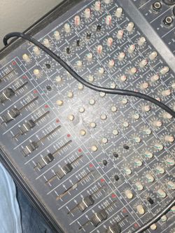 Peavey Unity 2002 12-channel EQ board