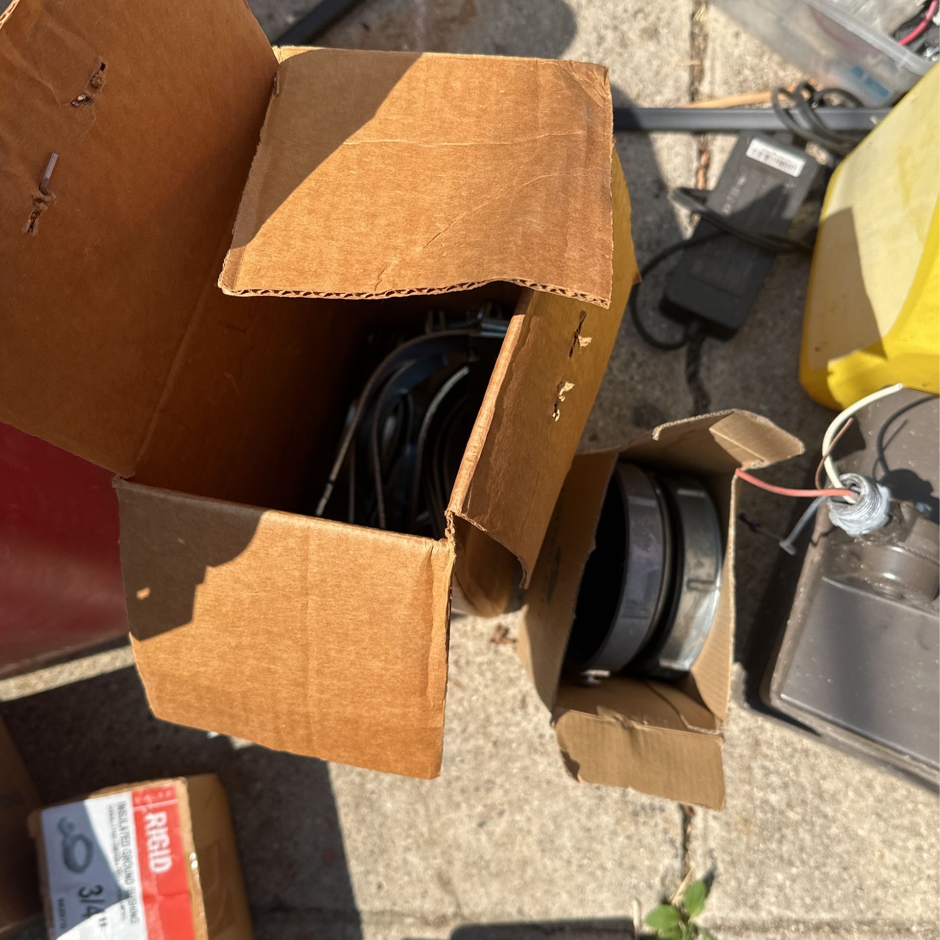 Breakers Smoke Can Reset Light industrial equipment & Tools