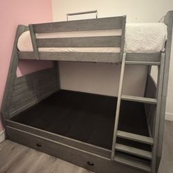 Beautiful Full/Twin Bunk Bed with Dresser & Mattress – In Great Condition!