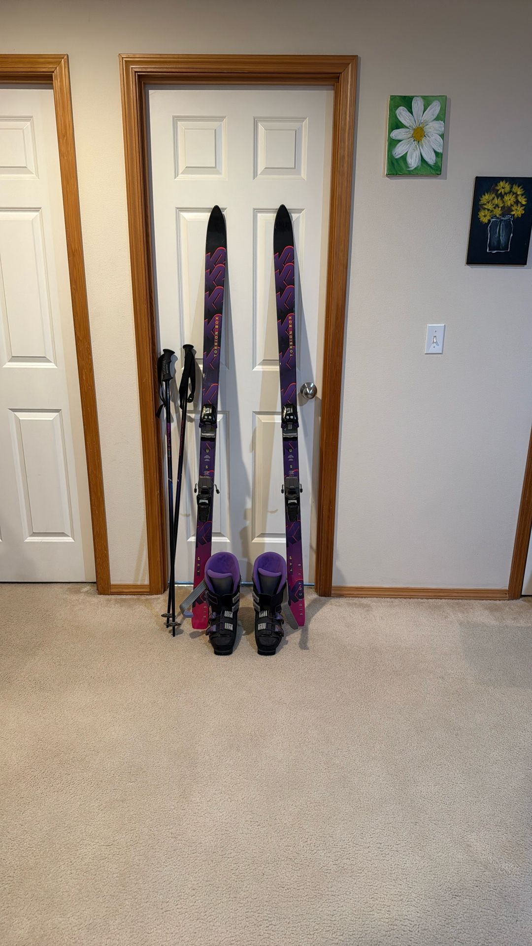 Vintage 90’s K2 Skis Women’s Boots Nordica 25.5 + Poles