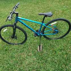 2022 Haro BRIDGEPORT Hybird,15.5 Frame. Disc Brakes  700c Wheels 