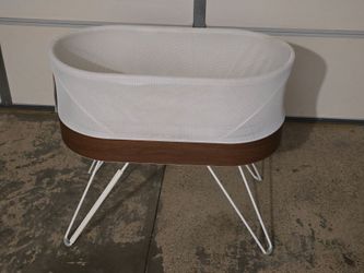 Snoo smart bassinet