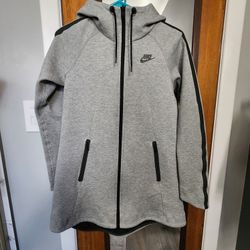 Nike Tech Fleece Aeroloft Down Jacket 