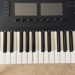 Native Instruments - Komplete Kontrol S49 MK2