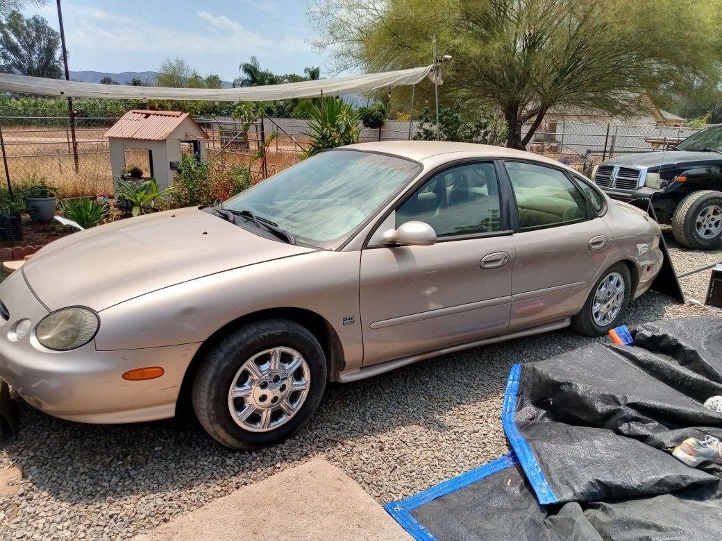 1998 Ford Taurus