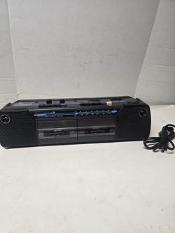 General Electric (GE)  Model 3-5632A   dual  cassette  1976 boombox radio