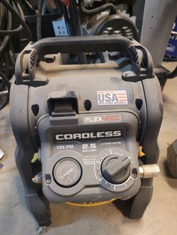 DeWalt FlexVolt Cordless Air Compressor 2.5 Gallon