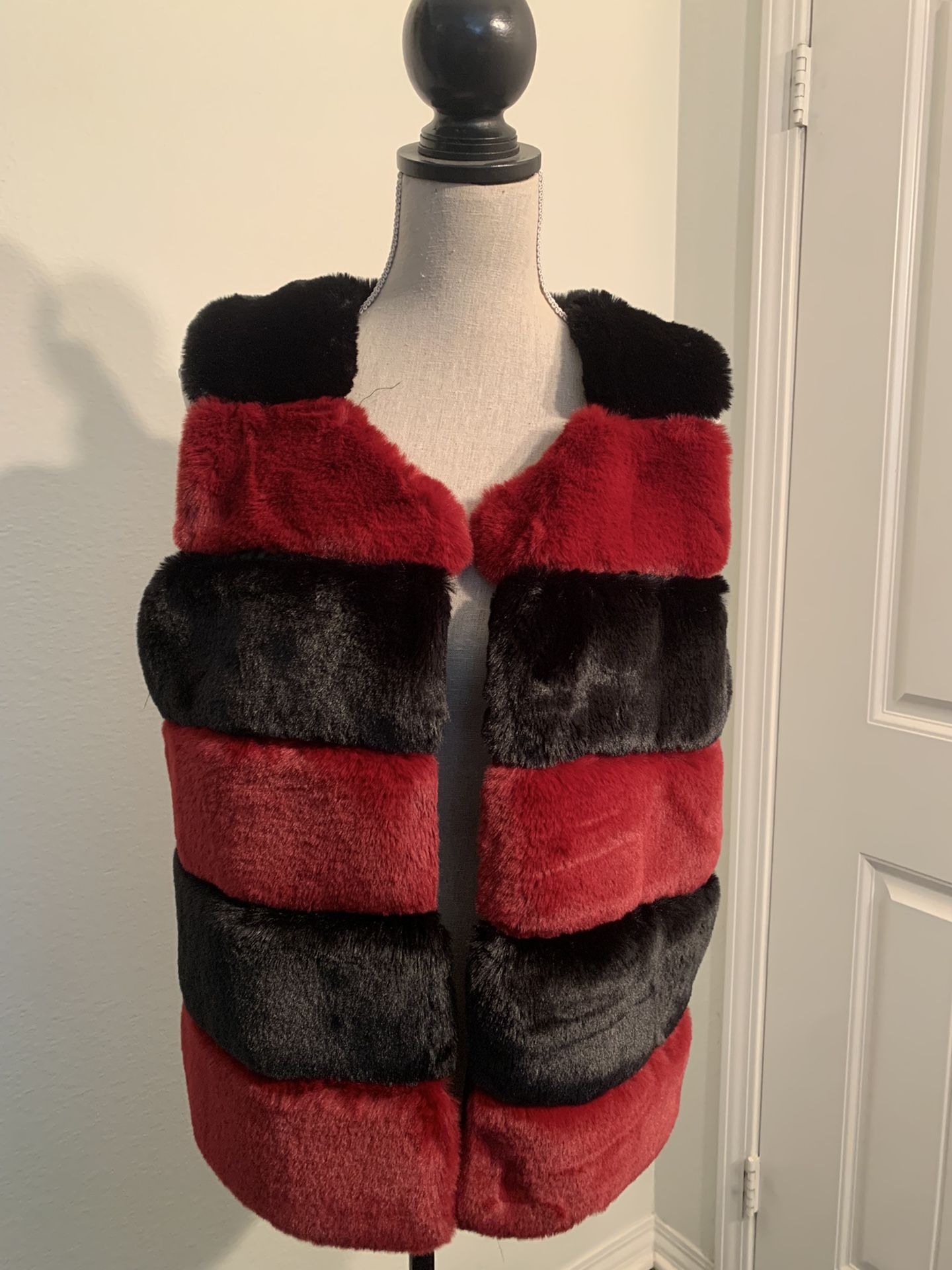 Faux Fur Vest !!!! ♥️♥️♥️
