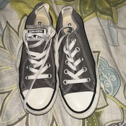 Women’s Size 6 Converse