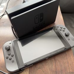 Nintendo Switch 