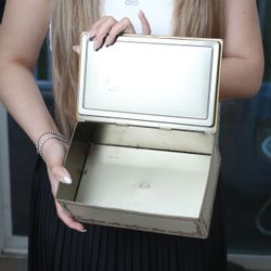 ANTIQUE 1920'S LOUIS SHERRY NEW YORK HINGED TIN CANDY BOX